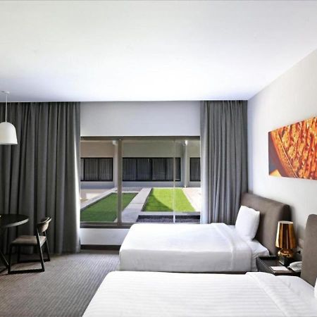 S Ratchada Leisure Hotel - Sha Plus Μπανγκόκ Εξωτερικό φωτογραφία A typical room at the hotel