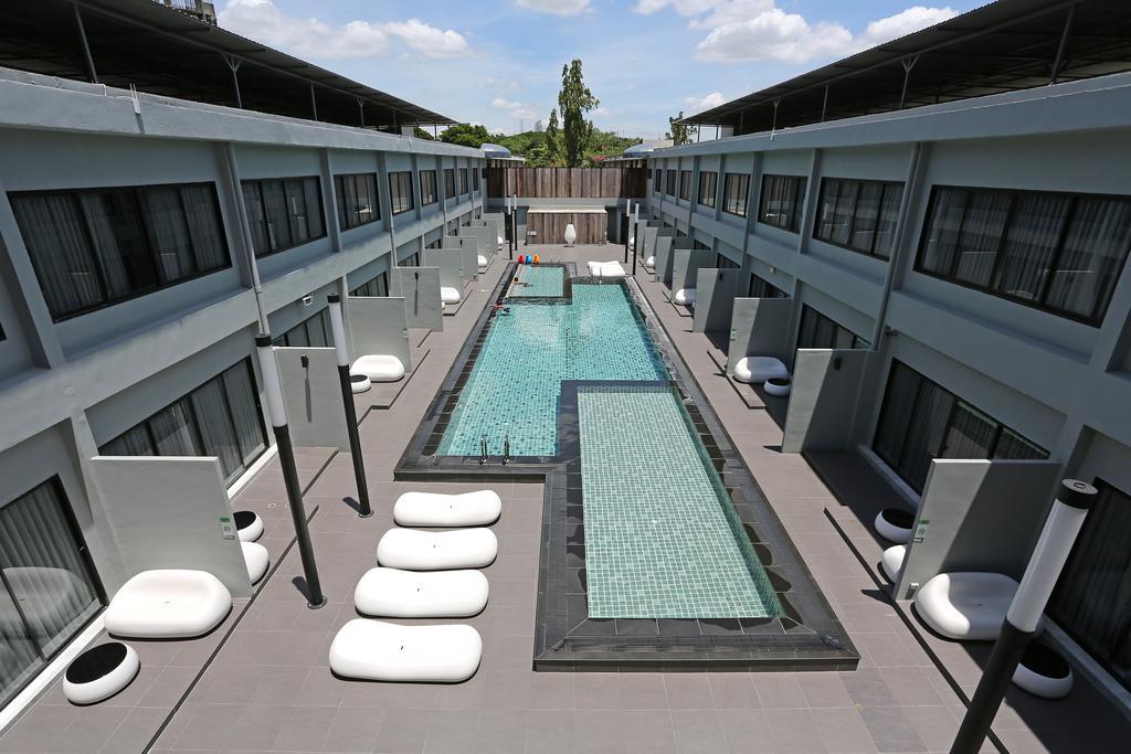 S Ratchada Leisure Hotel - Sha Plus Μπανγκόκ Εξωτερικό φωτογραφία The hotel's pool